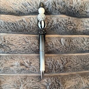 Elegant Black and White Beaded Pen